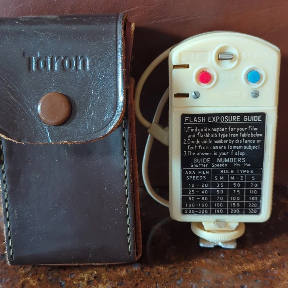 Taron B. C. Pocket Flashgun
